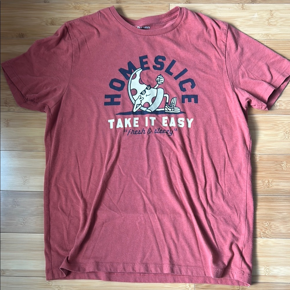 Old Navy Men’s Homeslice Graphic Tee in Brick Red Size Medium